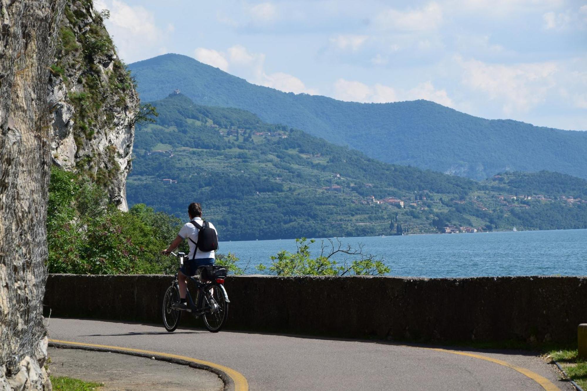 Angelo&Mari Mountain Lake Iseo Hospitality マローネ エクステリア 写真